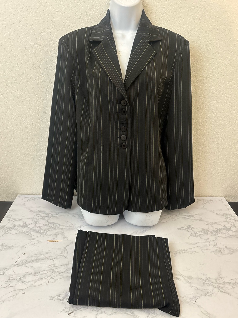 K.C. Spencer New York Womens 14 Pant Suit 18 Blazer Set Black Striped 2 Piece